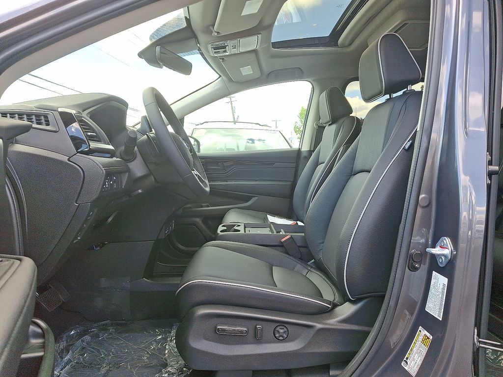 2025 Honda Odyssey Touring 6