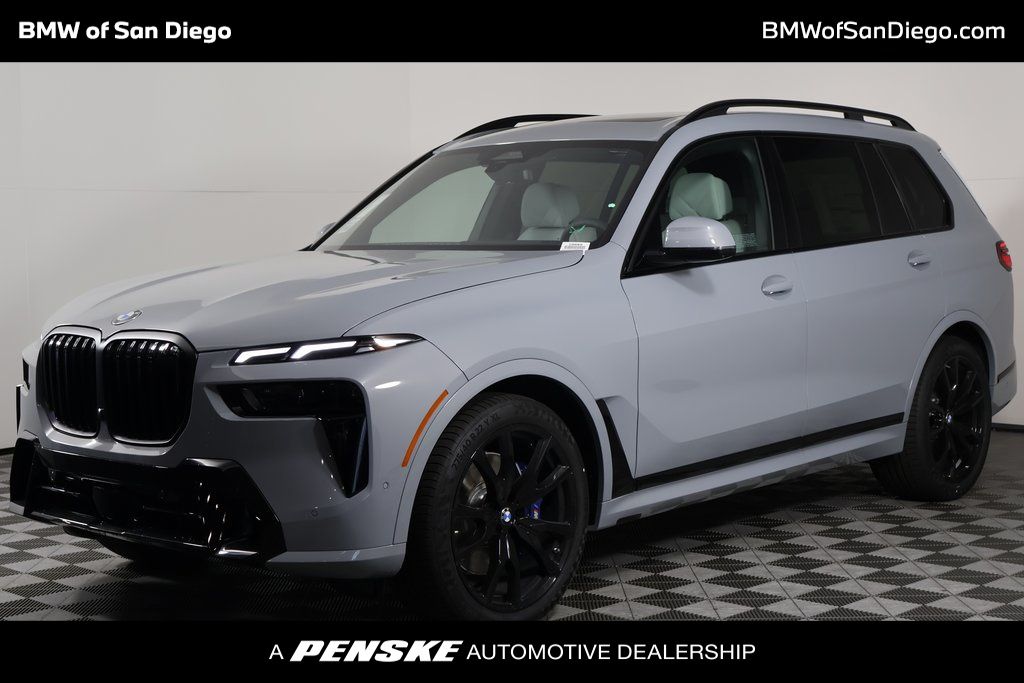 2025 BMW X7 xDrive40i Hero Image