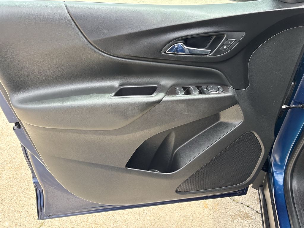 2022 Chevrolet Equinox LT Blue at AutoSavvy Houston Southwest