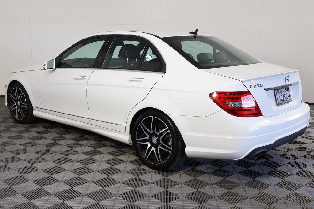 Thumbnail: 2013 Mercedes-Benz C-Class - 4