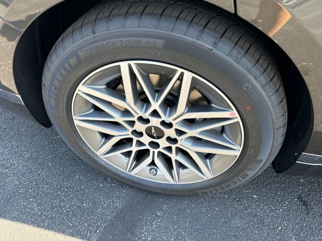 Thumbnail: 2025 Genesis G80 - 15