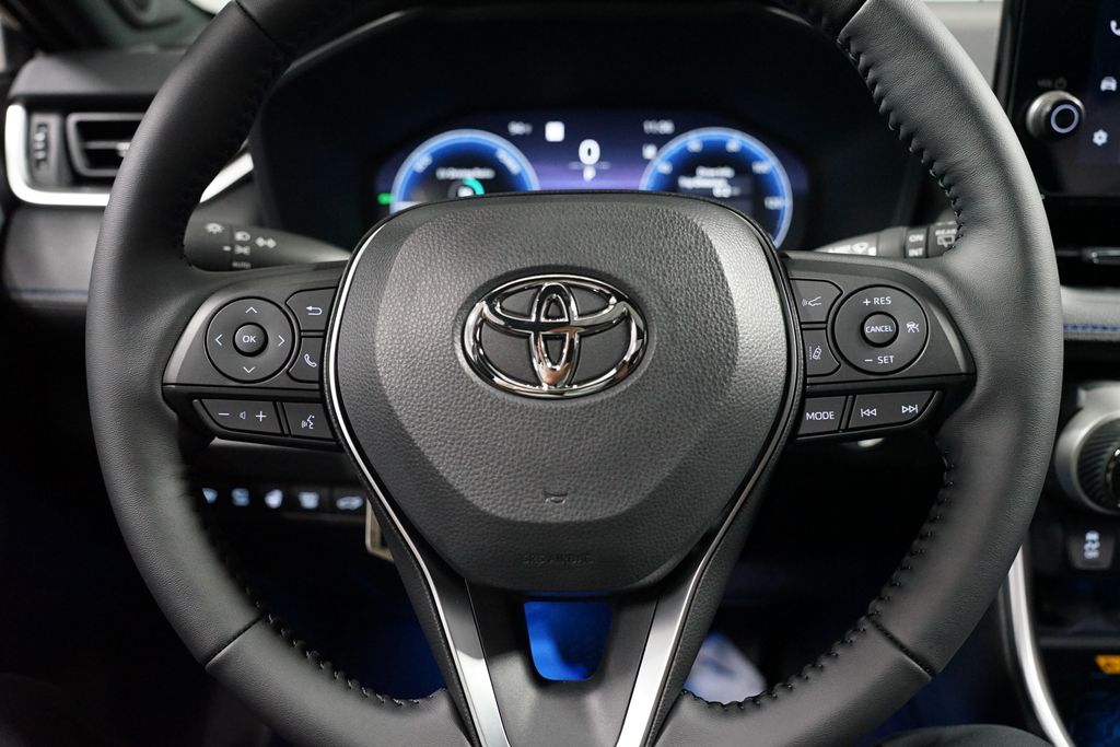 Thumbnail: 2025 Toyota RAV4 - 12