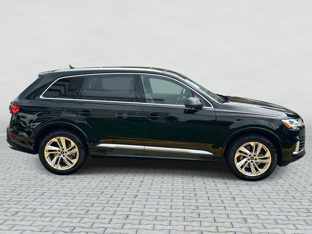 Thumbnail: 2022 Audi Q7 - 4
