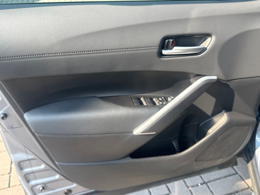 Used 2025  Toyota Hybrid XSE image 16