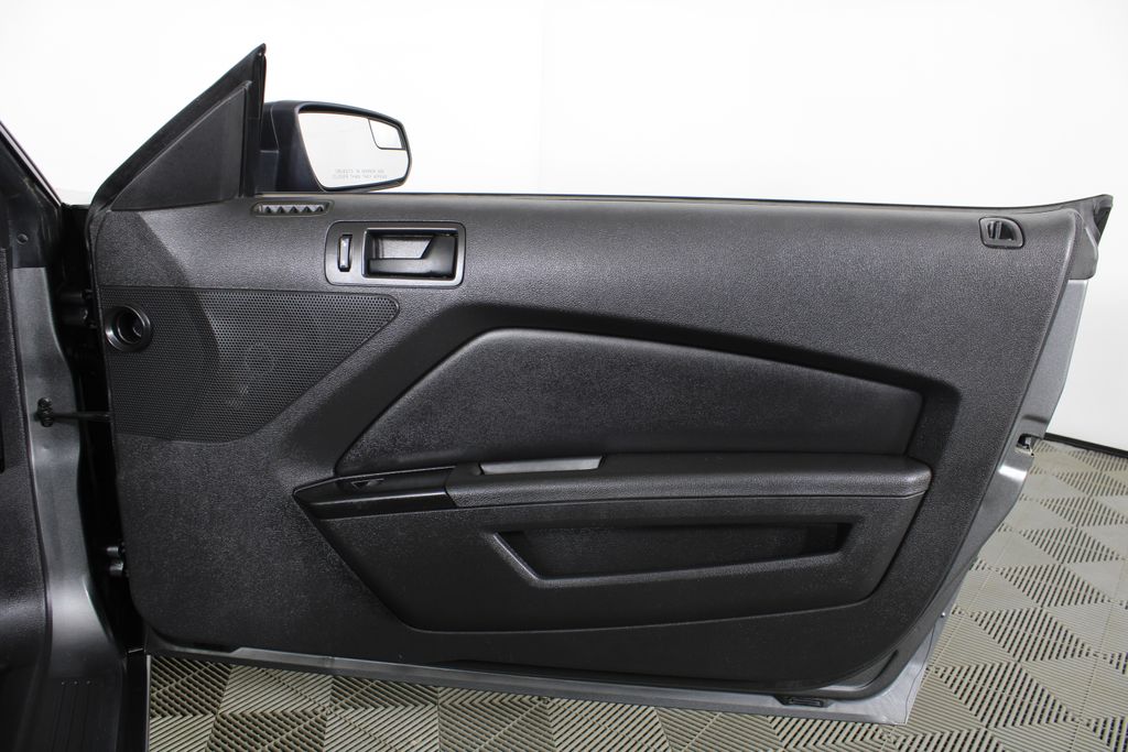 Used 2013 Ford Mustang for sale in 