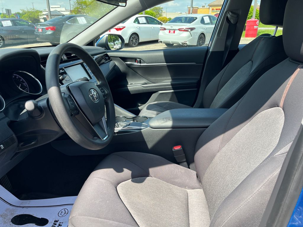 2019 Toyota Camry LE photo