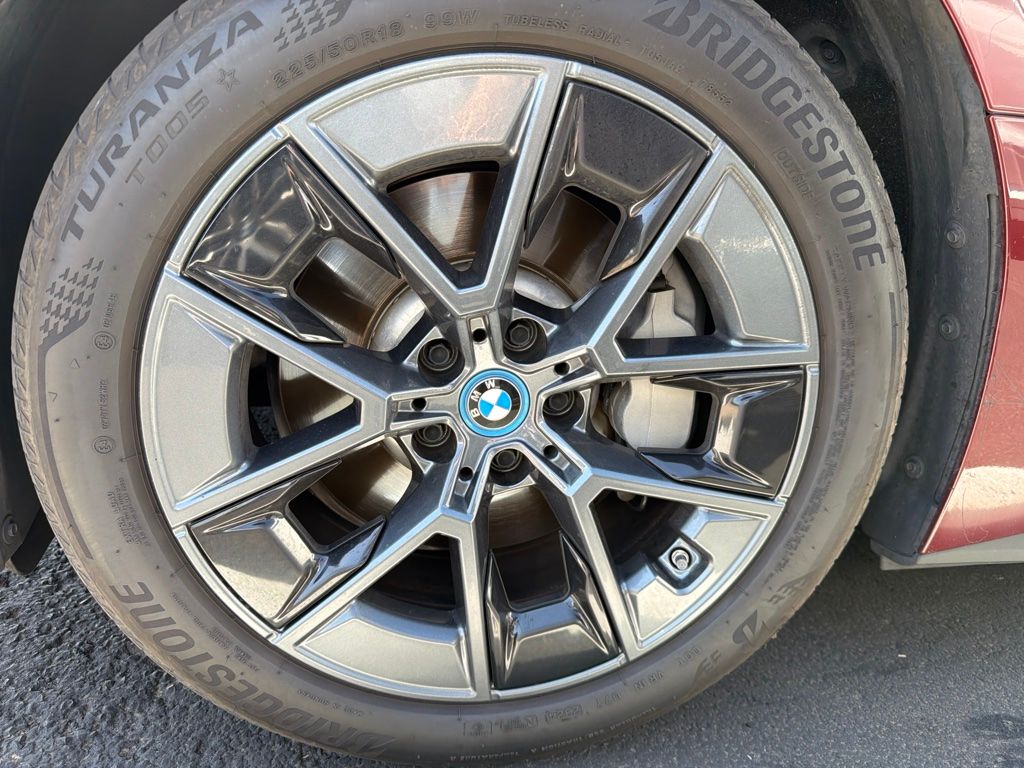 Thumbnail: 2023 BMW i4 - 11