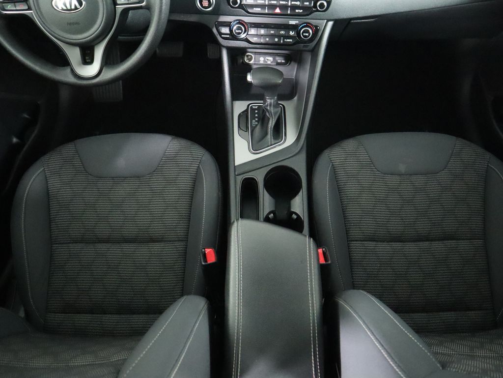 Thumbnail: 2019 Kia Niro - 16