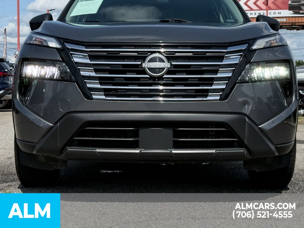 Used 2024 Gray Nissan S image 6