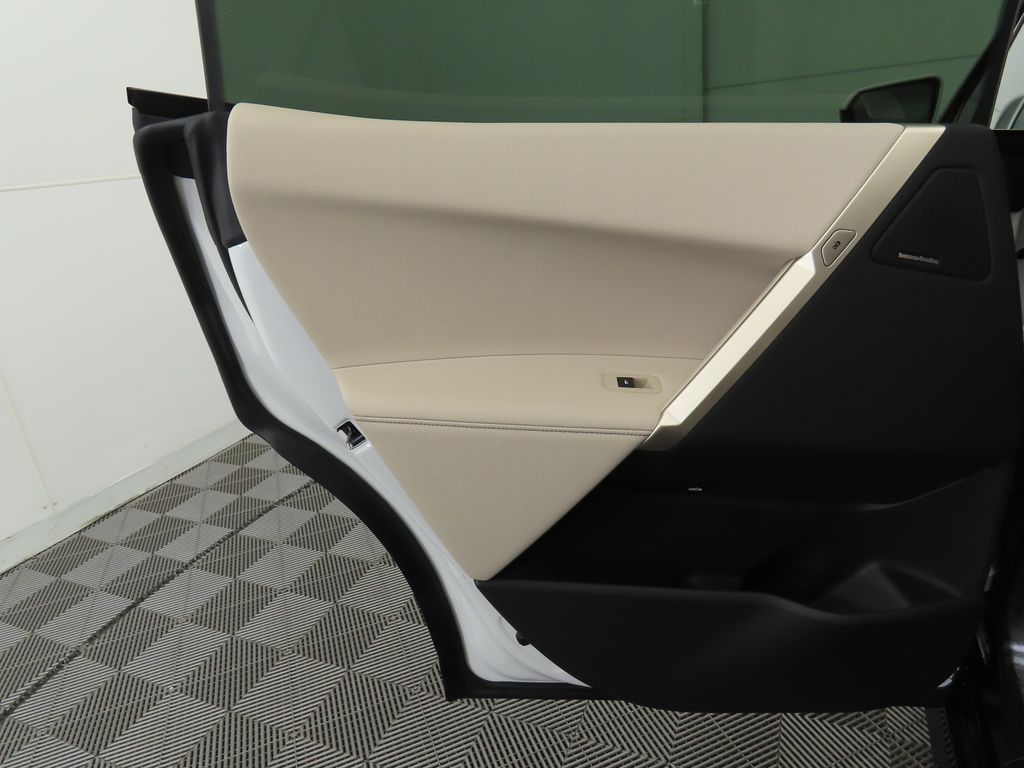 2025 BMW iX xDrive50 26