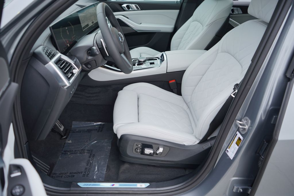 Thumbnail: 2026 BMW X5 - 10