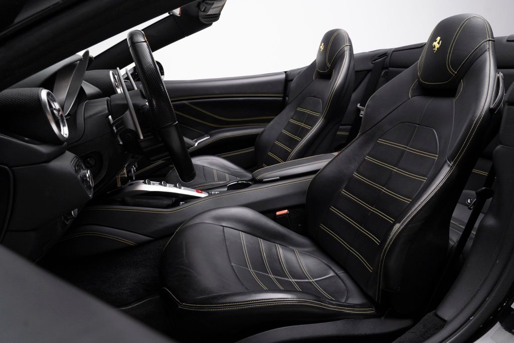 2017 Ferrari California - Thumbnail 3