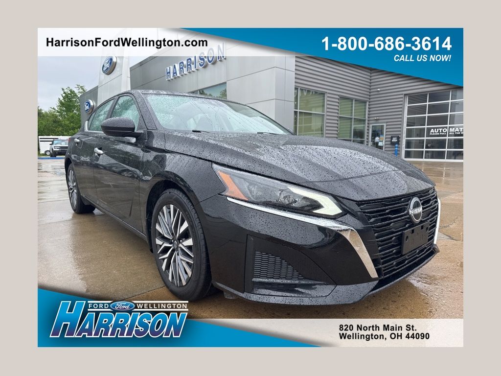 Super Black 2025 Nissan Altima Sedan Front-Wheel Drive Continuously Variable Transmission