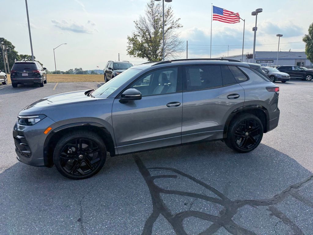 2025 Volkswagen Tiguan 2.0T SE R-Line Black Gray at Sutliff Volkswagen