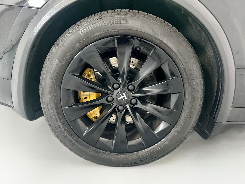 Thumbnail: 2018 Tesla Model X - 32