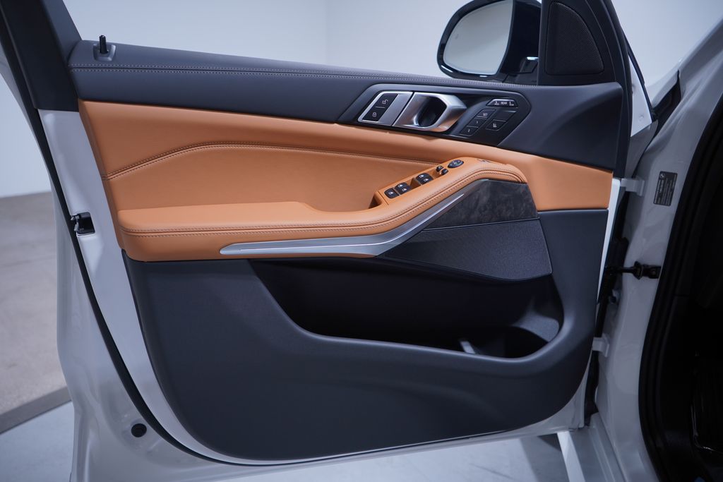 Thumbnail: 2026 BMW X5 - 10