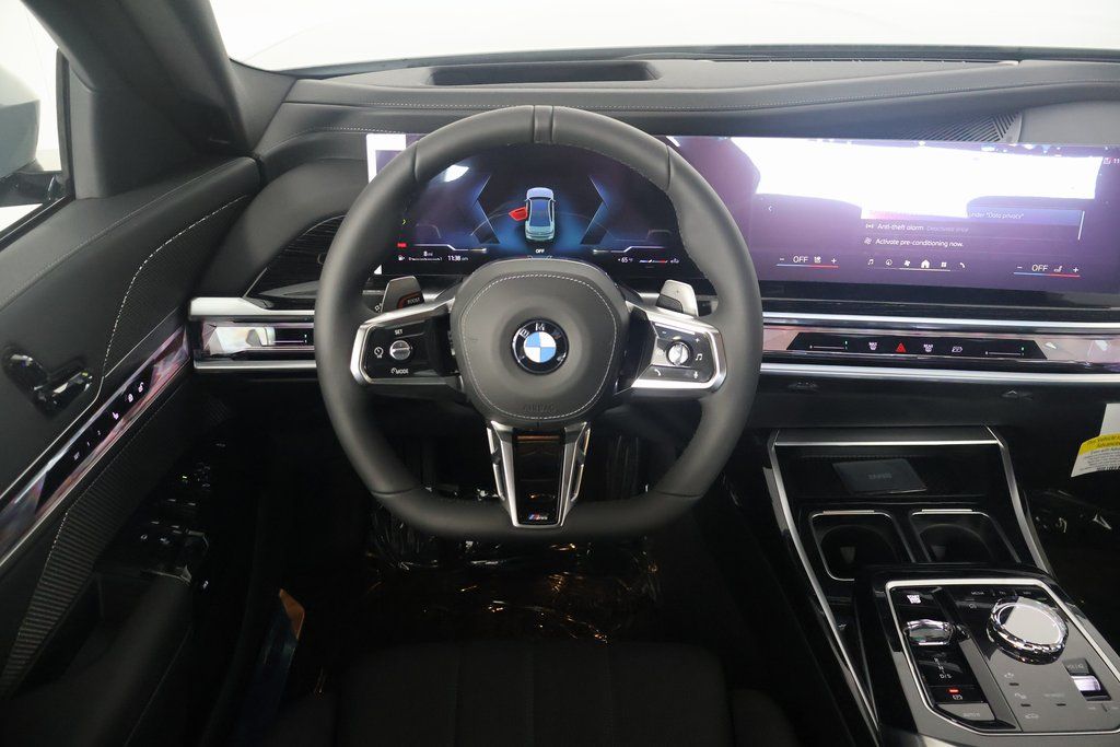 Thumbnail: 2025 BMW 7 Series - 3