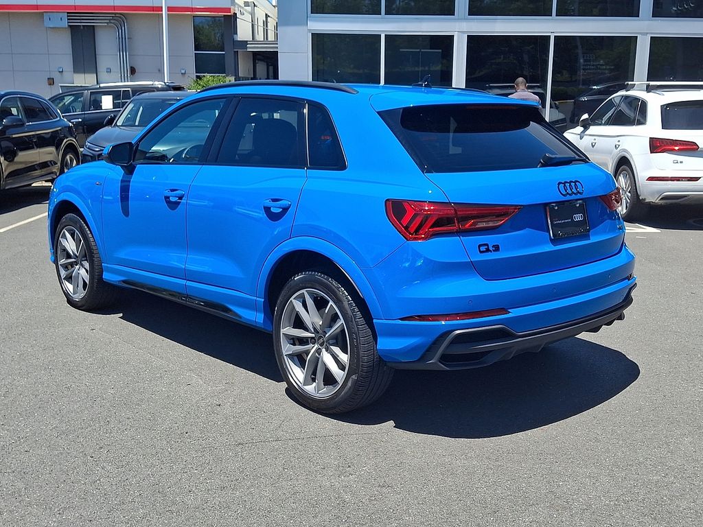 Thumbnail: 2023 Audi Q3 - 6