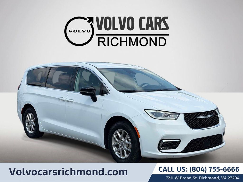 Bright White Clearcoat 2024 Chrysler Pacifica Minivan Front-Wheel Drive 9-Speed Automatic