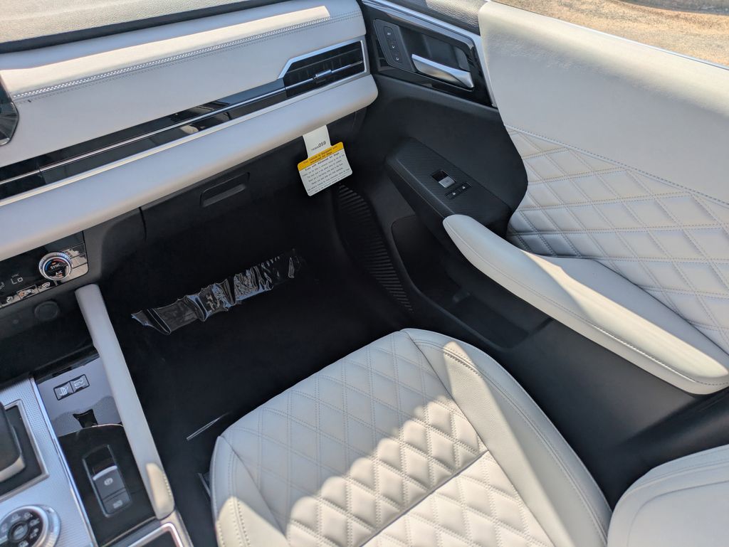 2025 Mitsubishi Outlander Plug-in Hybrid SEL - Photo 18