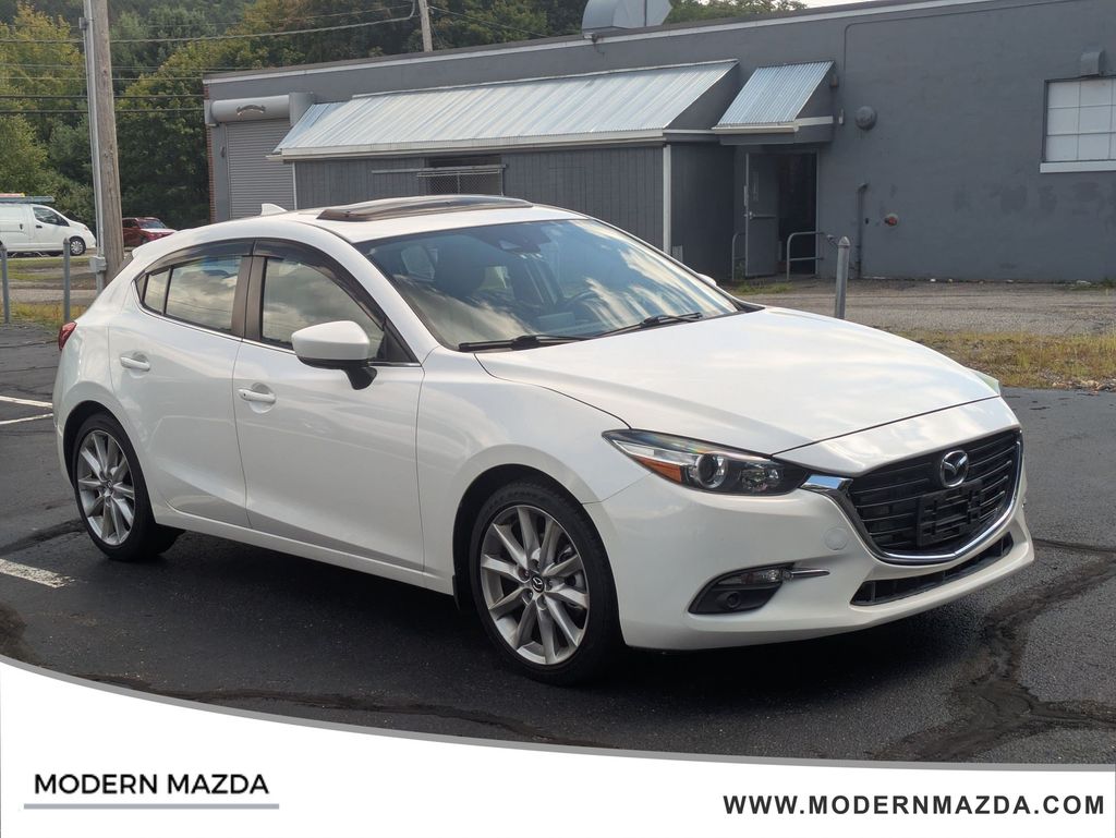 Snowflake White Pearl Mica 2017 Mazda MAZDA3 Hatchback Front-Wheel Drive 6-Speed Automatic