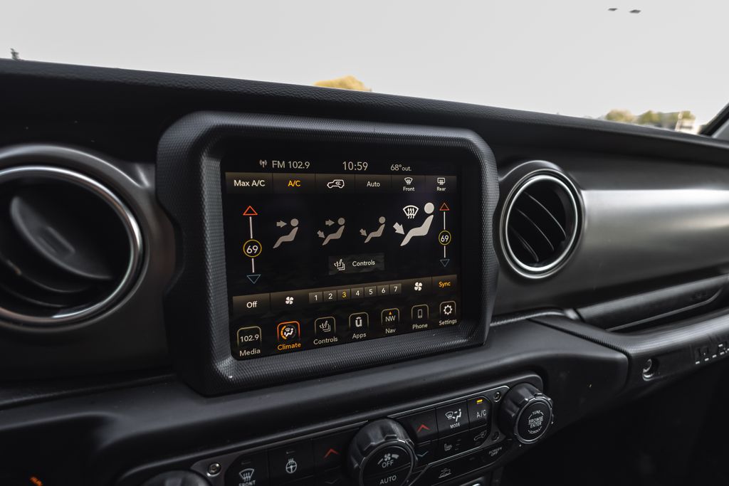 2023 Jeep Wrangler Rubicon 4xe thumbnail 12
