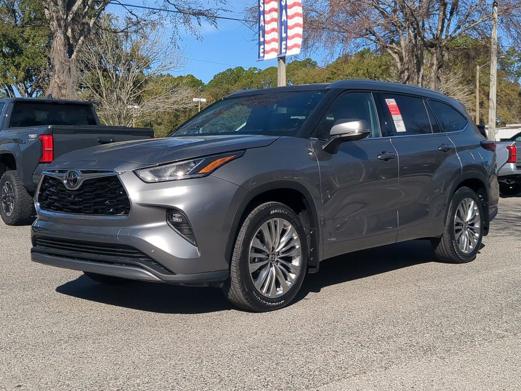 2026 Toyota Highlander Hybrid Platinum AWD