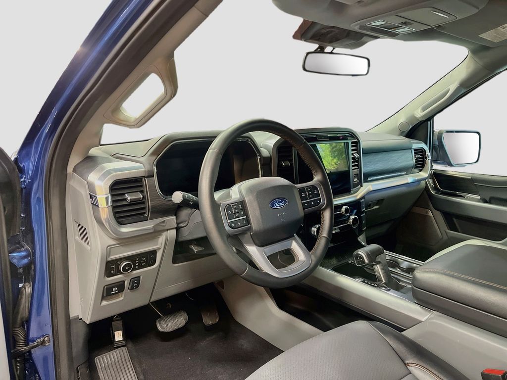 Used 2025 Blue Metallic Ford Lariat image 9