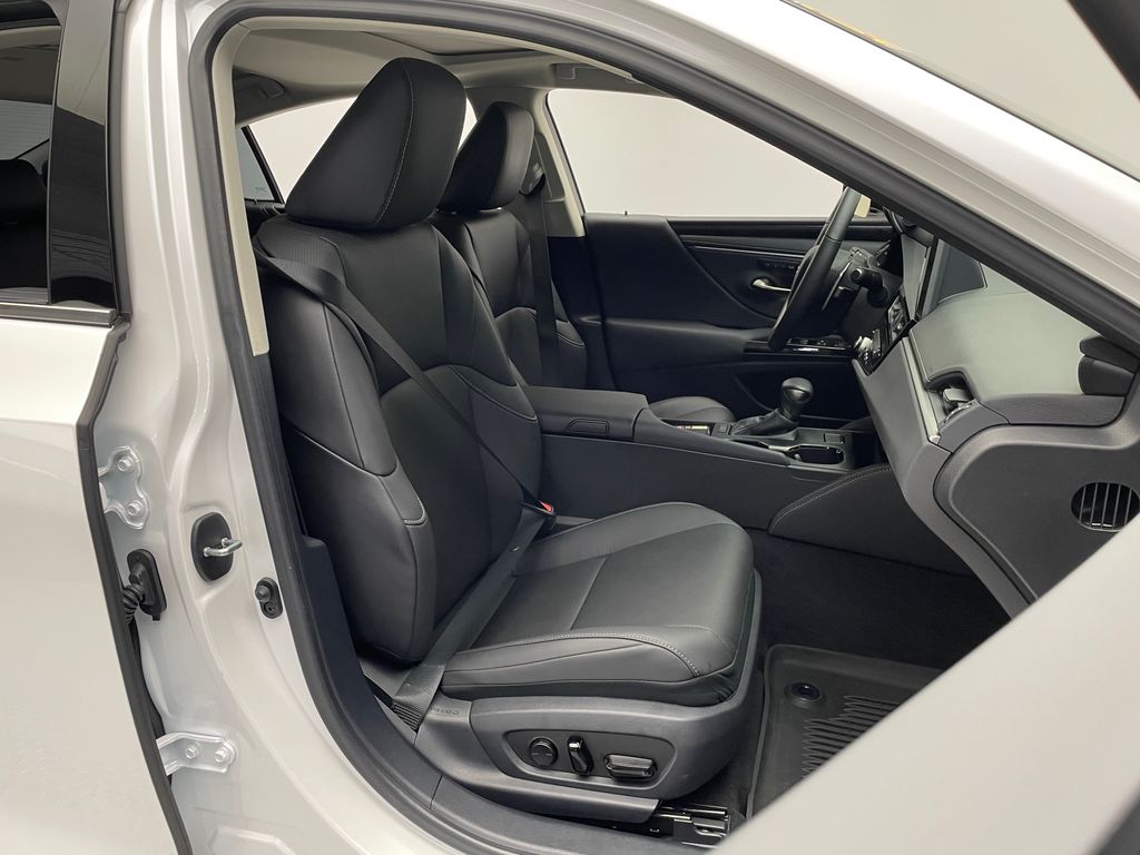 2024 Lexus ES 350 19