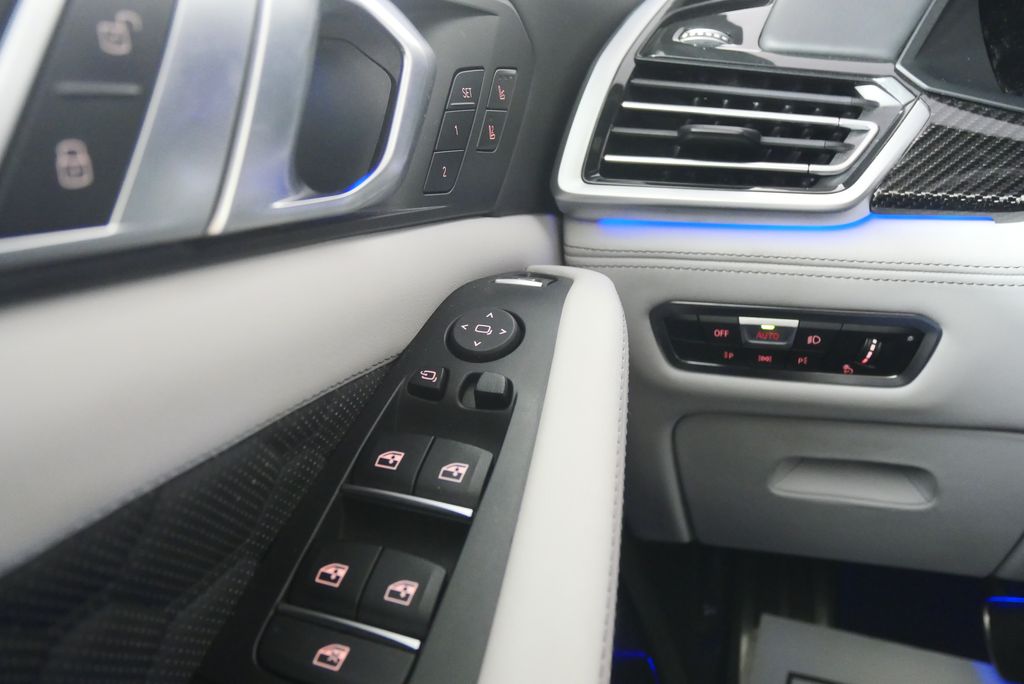 Thumbnail: 2022 BMW X5 - 21