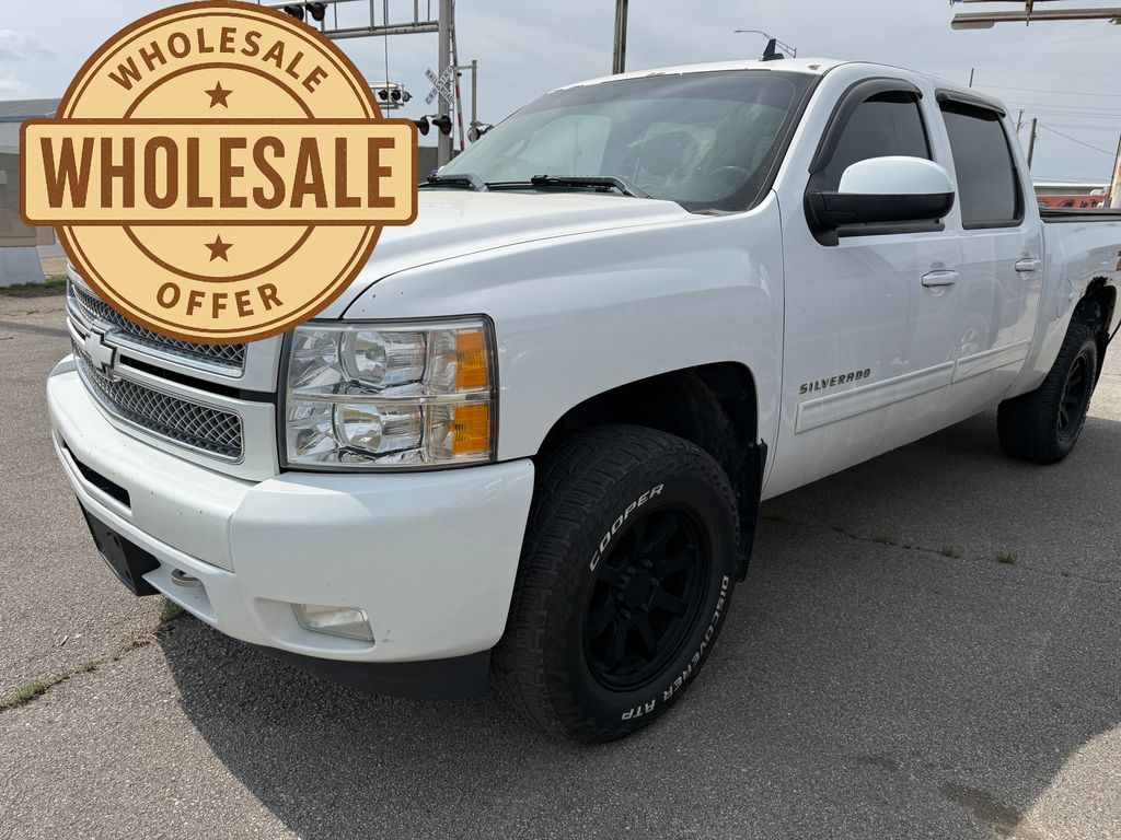 Summit White 2013 Chevrolet Silverado 1500 LTZ Crew Cab 4WD Pickup Truck Four-Wheel Drive 6-Speed Automatic Overdrive