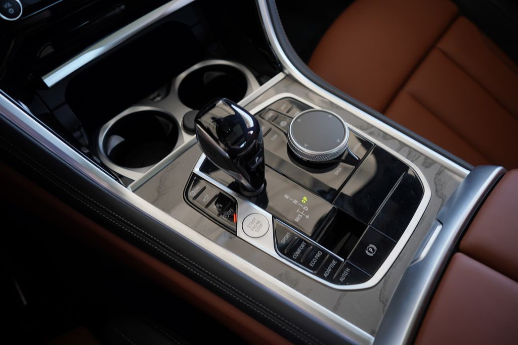 2025 BMW 8 Series  18