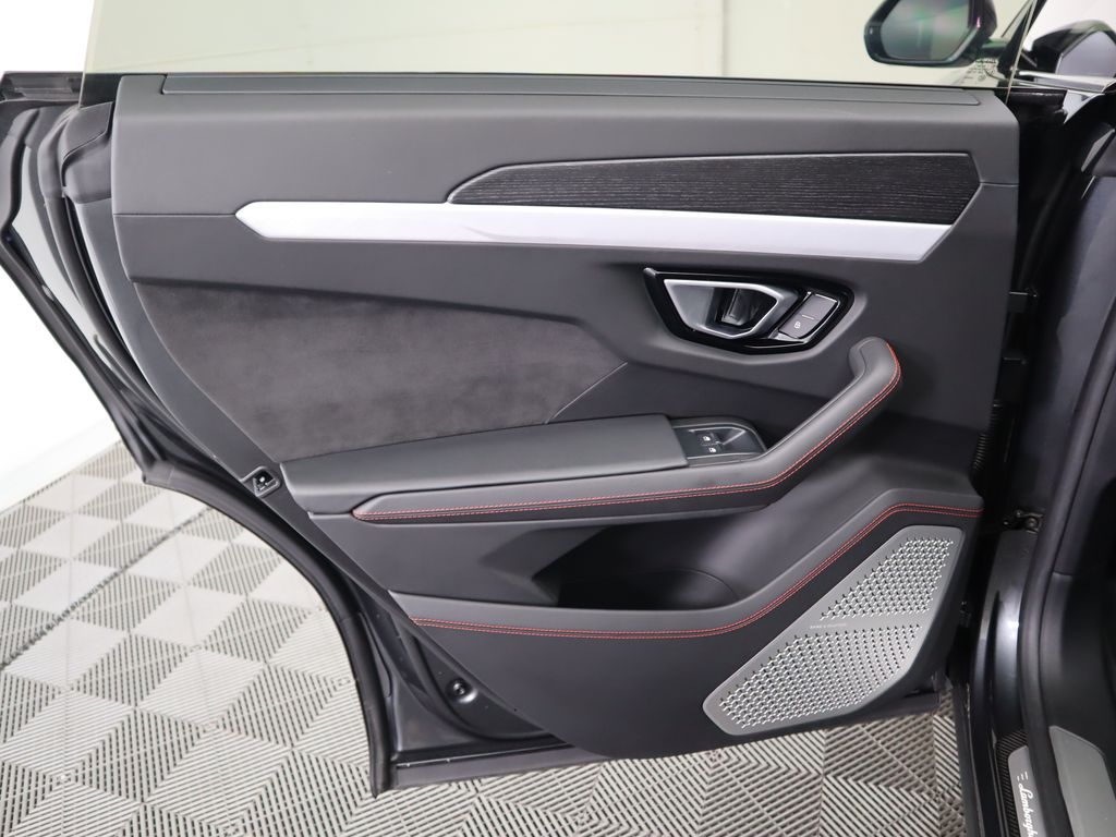 2019 Lamborghini Urus S 27