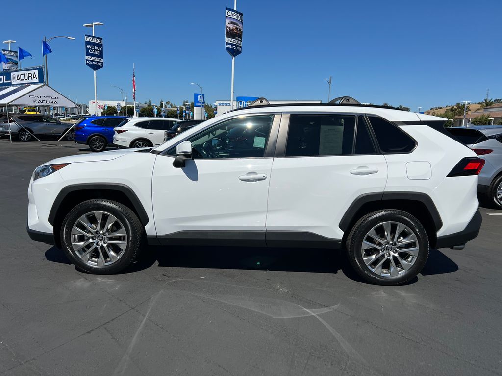 2019 Toyota RAV4 XLE Premium 6