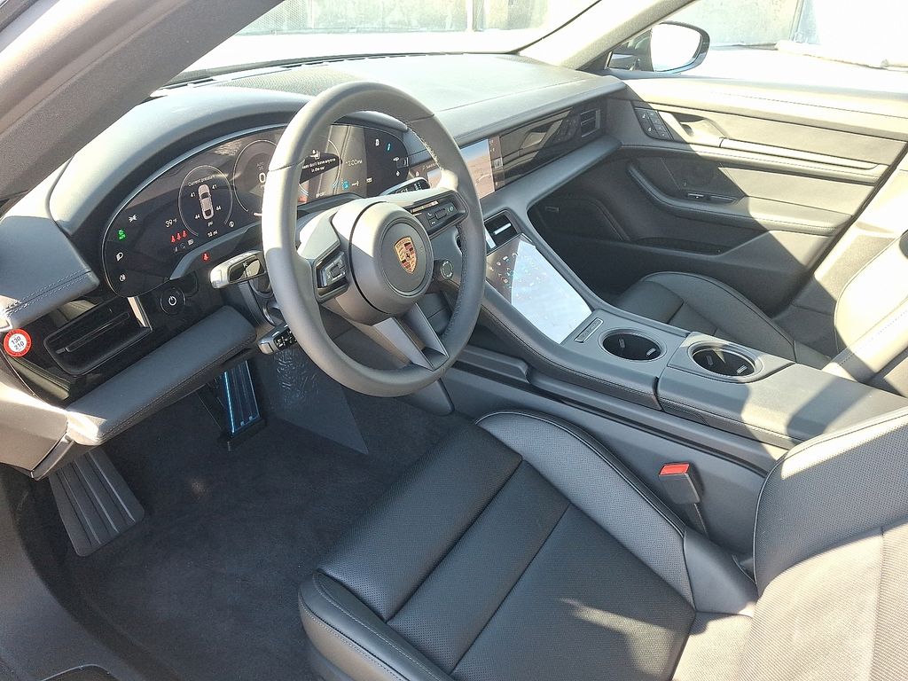 Thumbnail: 2026 Porsche Taycan - 4