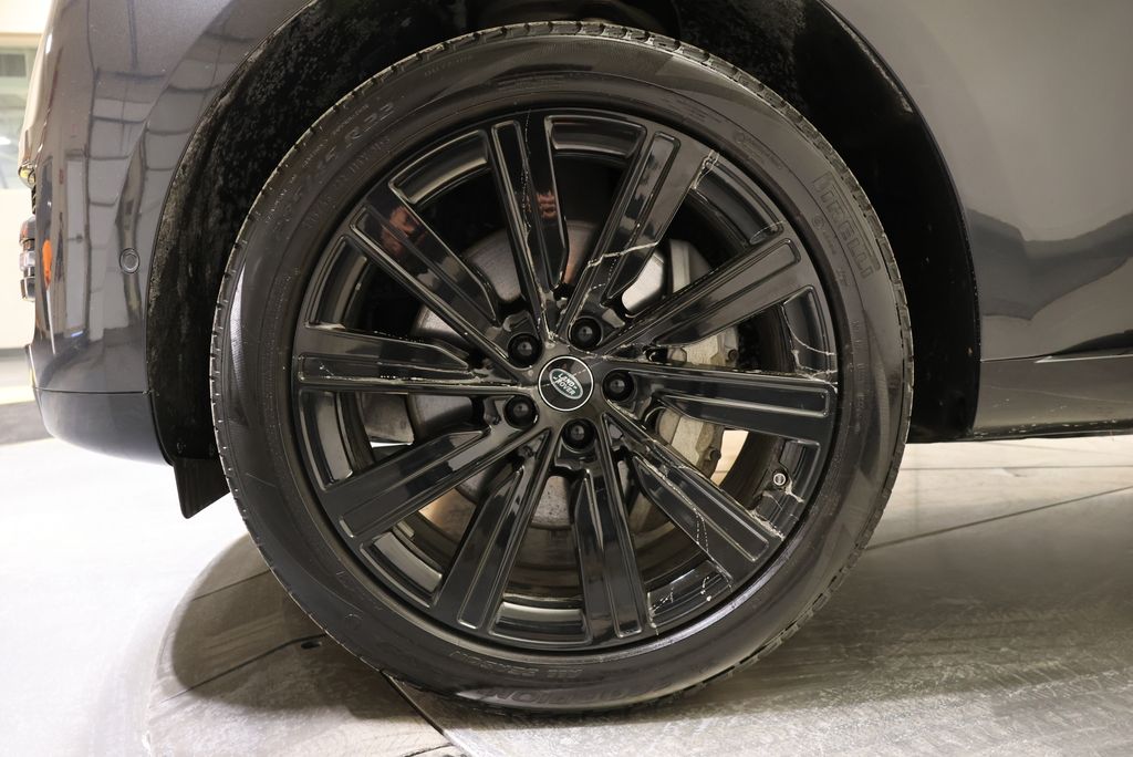 Thumbnail: 2023 Land Rover Range Rover - 9