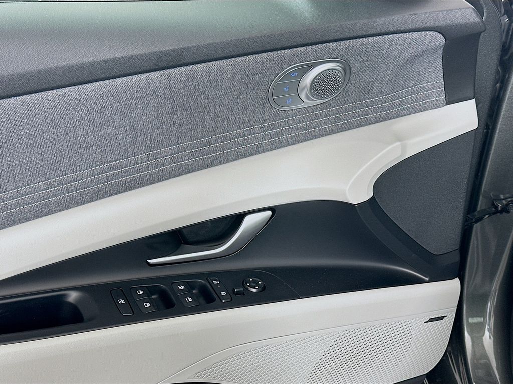 Thumbnail: 2025 Hyundai Elantra - 19