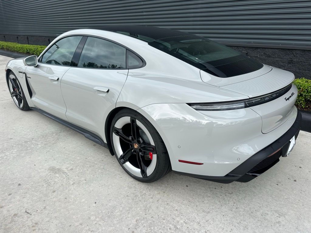 Thumbnail: 2026 Porsche Taycan - 3