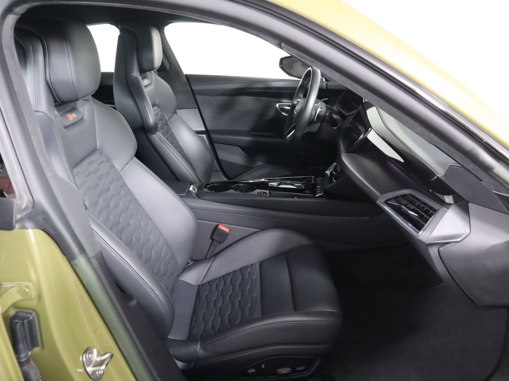 Thumbnail: 2022 Audi RS e-tron GT - 21