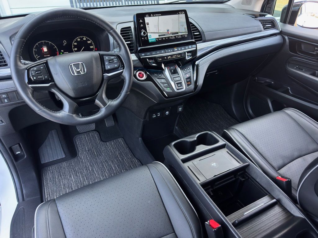 2025 Honda Odyssey Elite  at Community Honda