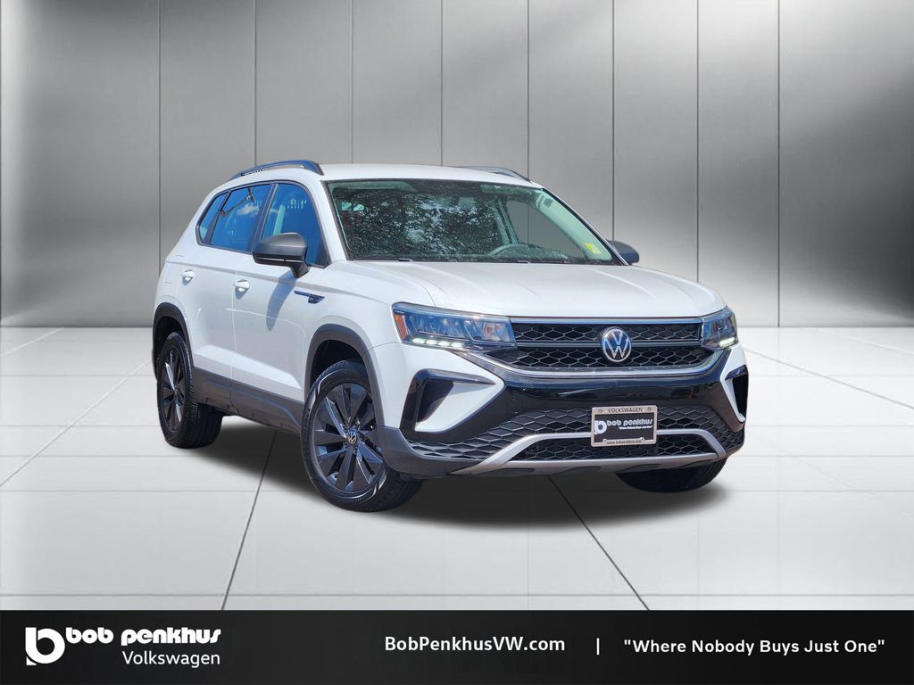 2022 Volkswagen Taos 1.5T S 4Motion's photo