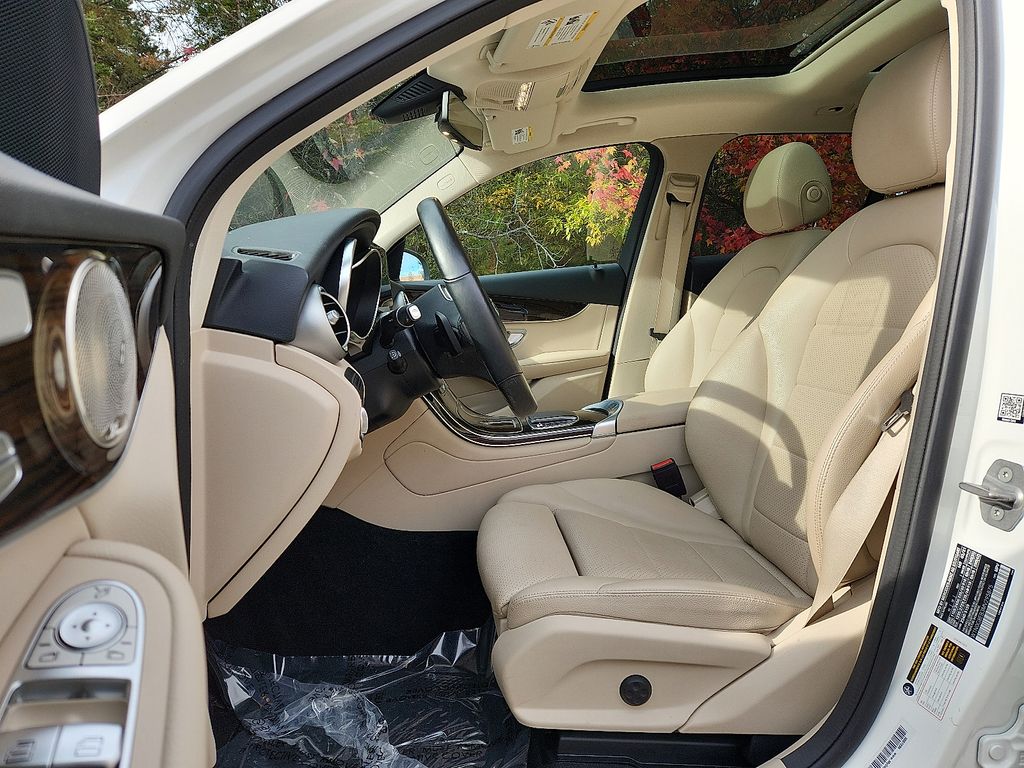 Thumbnail: 2021 Mercedes-Benz GLC - 13