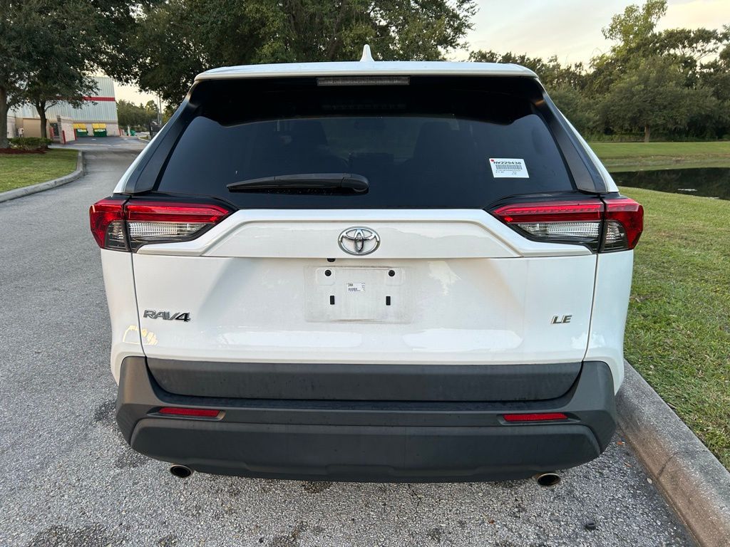 Thumbnail: 2022 Toyota RAV4 - 4