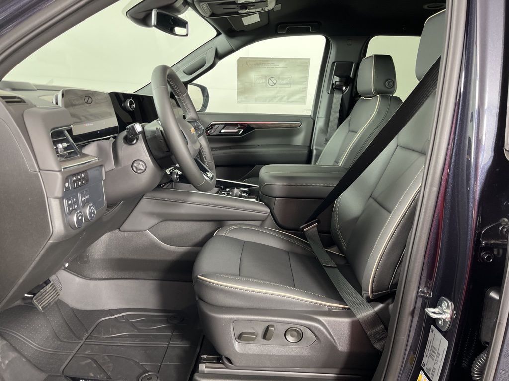 2025 Chevrolet Suburban Premier 24