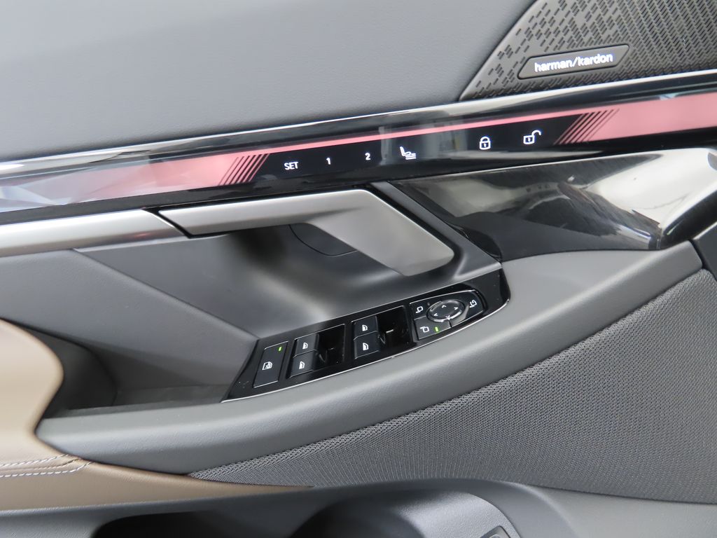Thumbnail: 2026 BMW i5 - 25