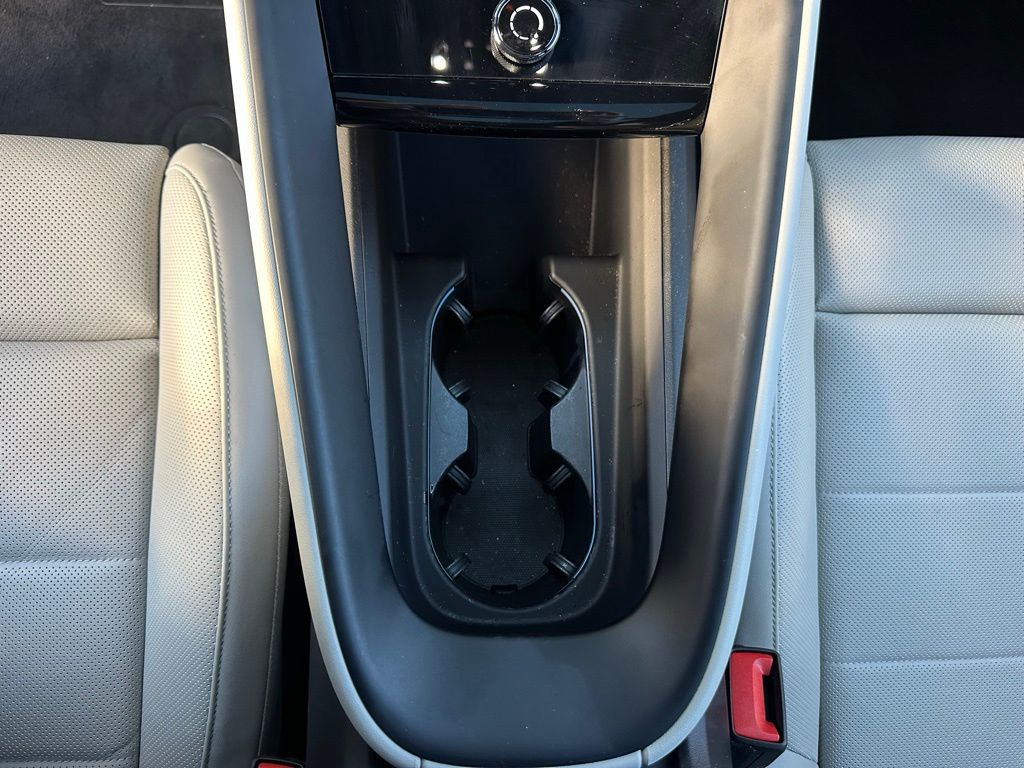 Thumbnail: 2025 Porsche Macan - 27