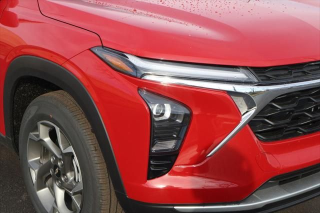 Thumbnail: 2026 Chevrolet Trax - 3