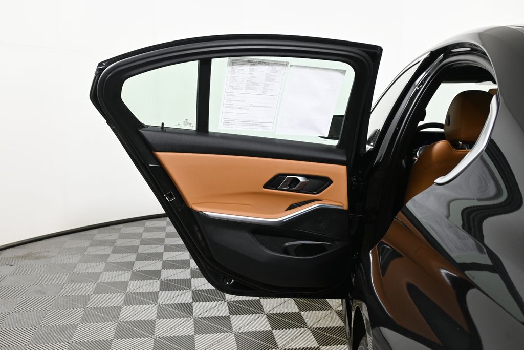 Thumbnail: 2024 BMW 3 Series - 30