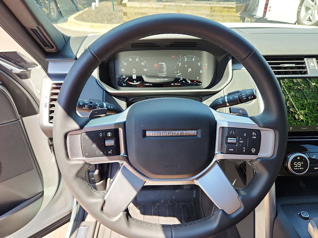 Thumbnail: 2026 Land Rover Discovery - 20