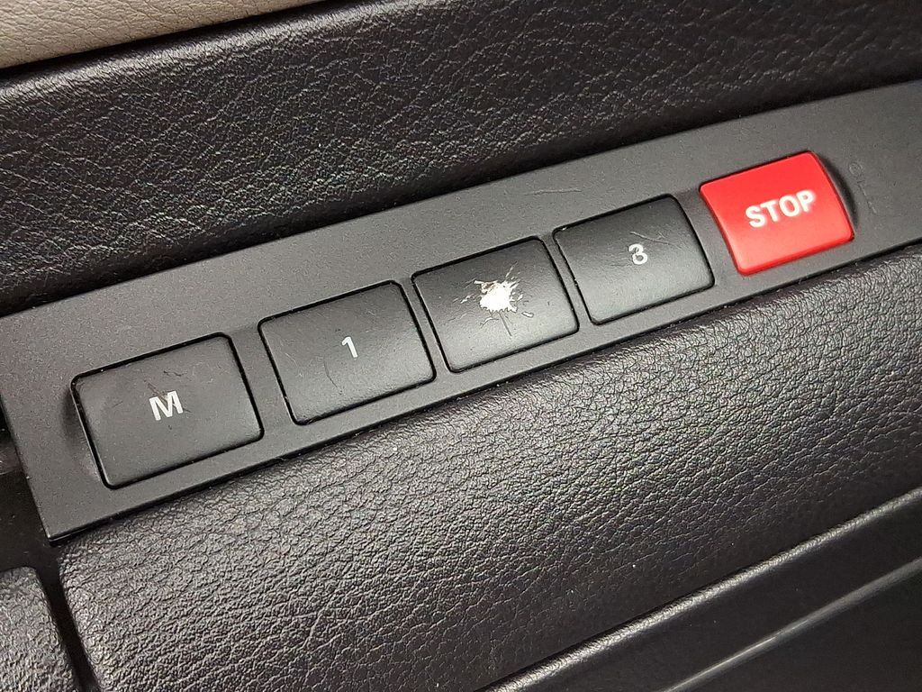 Thumbnail: 2003 Audi RS 6 - 26